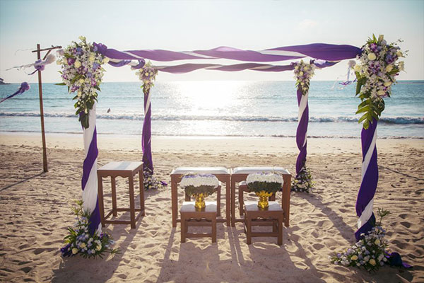 Phuket wedding at the beach